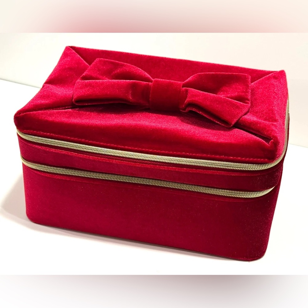 NEW💗🆕estee lauder cosmetic bag red